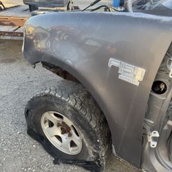 F150 Ford Part Out   TAILGATE.  BED.  FENDER  & MORE 