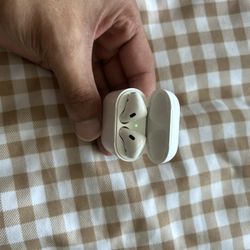 AirPods First Gen 