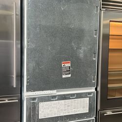 Sub Zero 36”Wide Built In Panel Ready Bottom Freezer Refrigerator