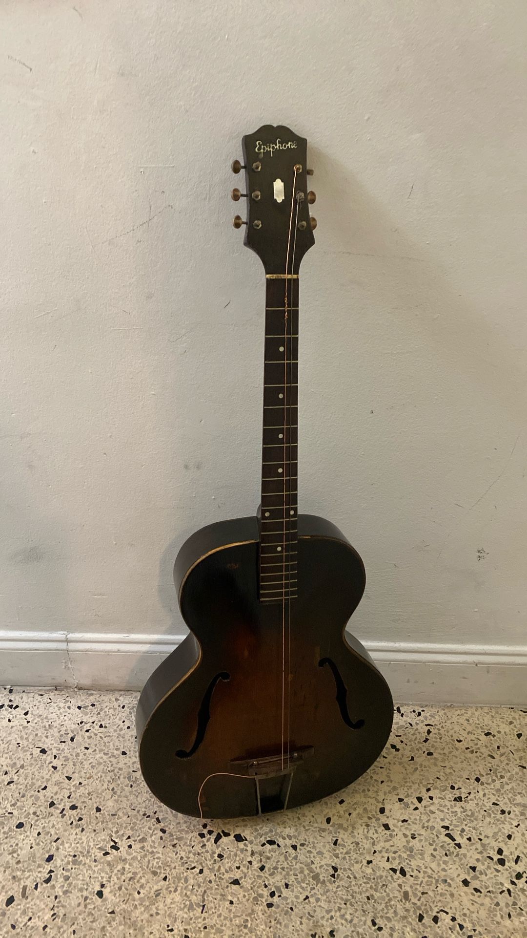 Epiphone Zenith 1930S Vintage Guitar.Excellent Shape. All It Needs Is a new set of Strings Super Low Sale Price Only 399.99 OBO