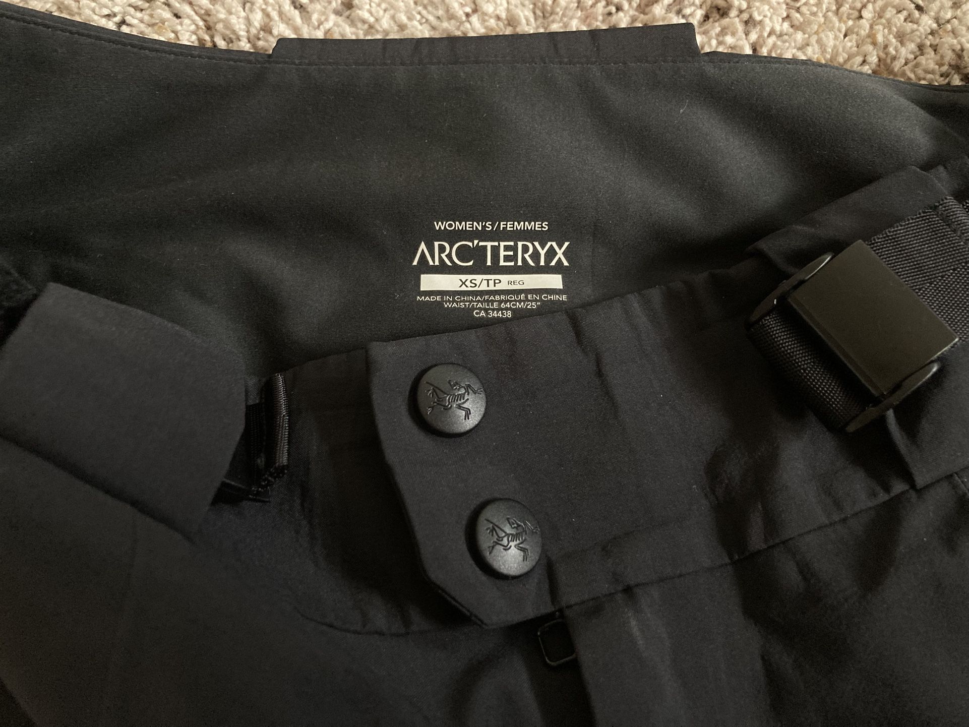 XS Women’s Arc’teryx Snow Pants