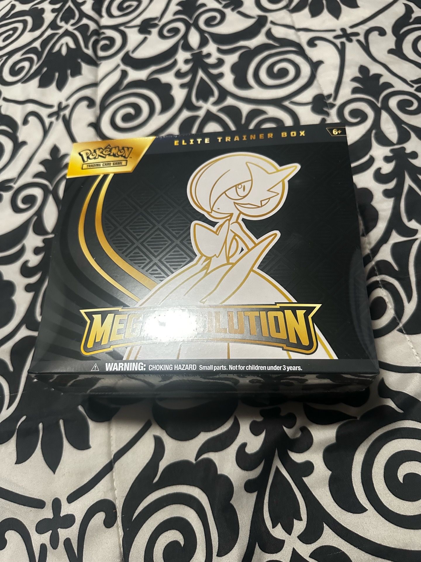 Pokemon Mega Evolution Gardevoir ETB