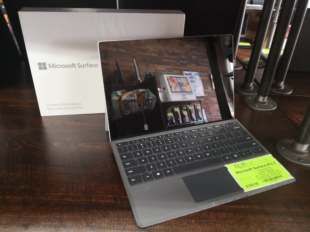 Microsoft Surface Pro 7 with i5 @1.10GHz, 8GB RAM, 128GB SSD, Win11 Pro, 12.3" Touchscreen