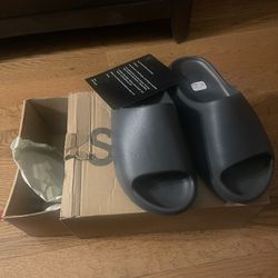 Onyx Yeezy Slides