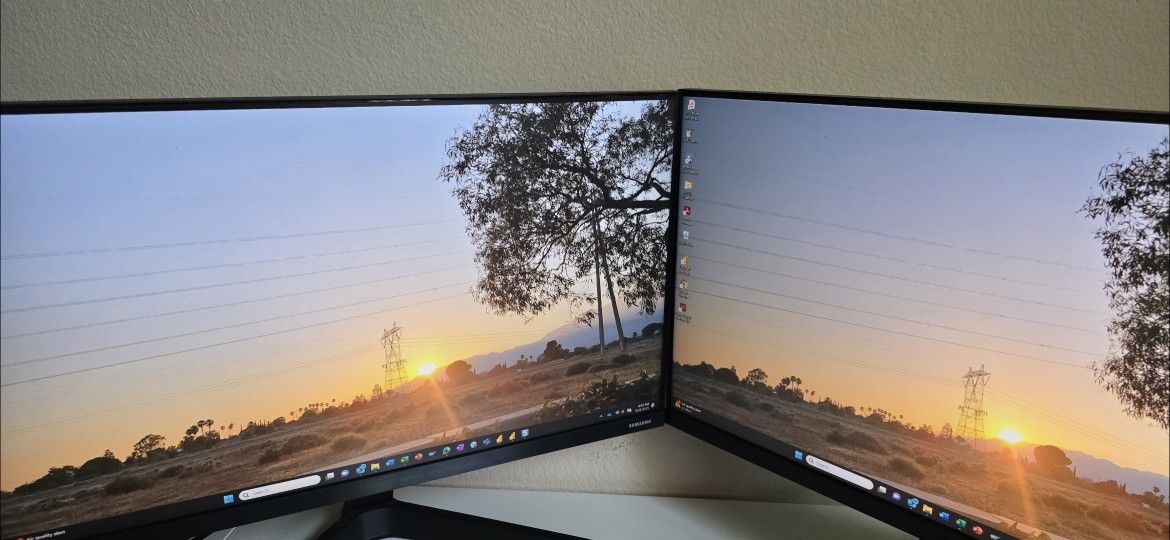 Two Samsung Monitors 24 inch Light Use In Boxs (Like New)