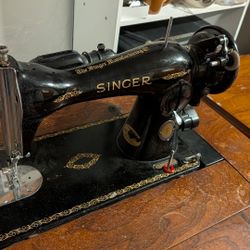 Antique/Vintage Singer Sewing Machine, 1960's