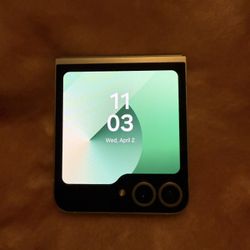 Galaxy Z Flip 6 And Galaxy Watch 7 40mm 