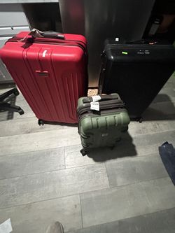 3 Luggage’s 