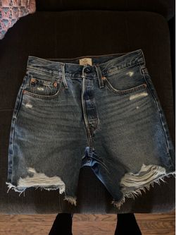 Levi 501 mid thigh shorts