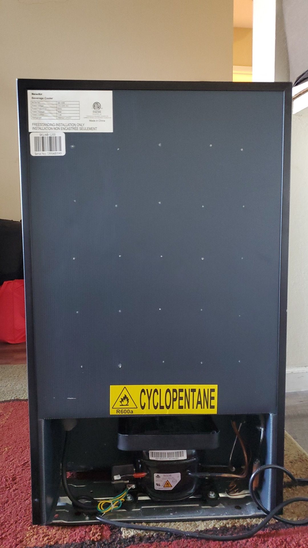 New air NBC126SS02 beverage refrigerator and cooler for Sale in