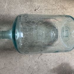 Wintage Arrowhead Puritas Glass Water Jug Very Good Condition 80$