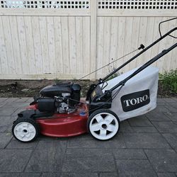 Toro 6.75hp Mower Easily Startsbon The First Pull Lawnmower Excellent Condition