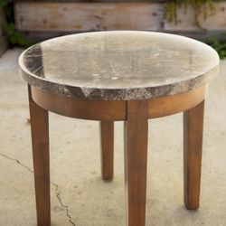 Like New Round End Table