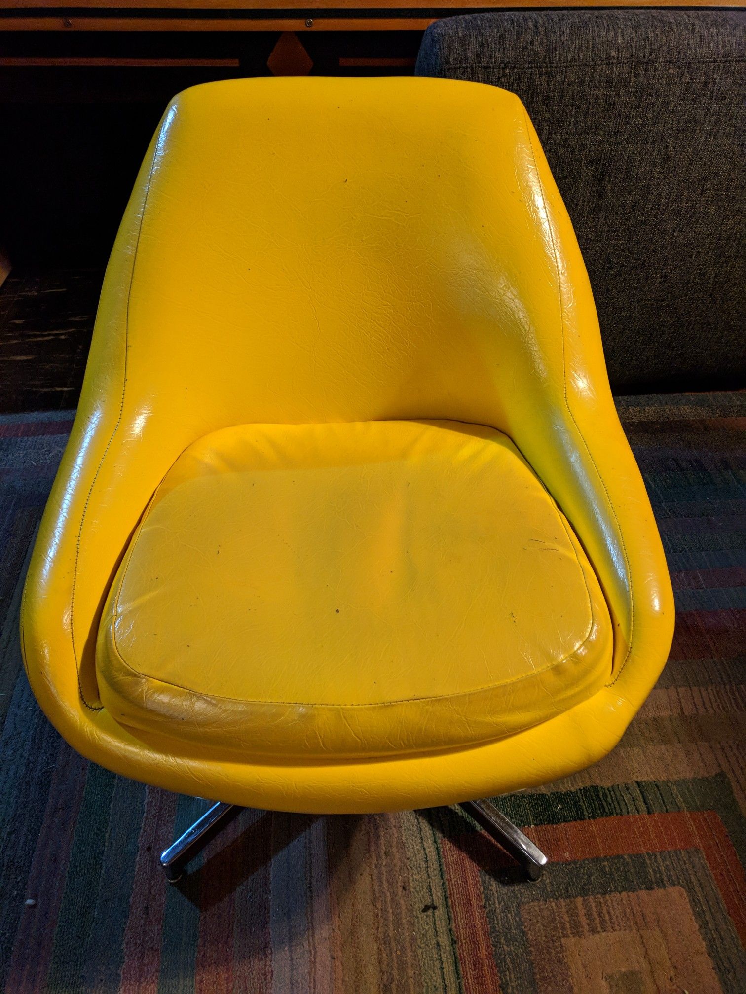 Mid-century swivel chair