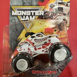 MONSTER JAM "MONSTER MUTT DALMATION" Series 42, Ruff Crowd, 1/64 Scale, VHTF