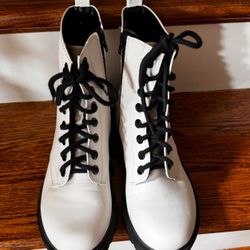 Almost New Women Boot 