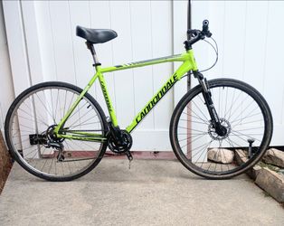 Bike Cannondale Mountain Bike needs some work.