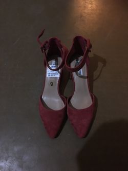 Size 8 coral red velvet heels