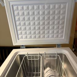 1.8cu ft household freezer