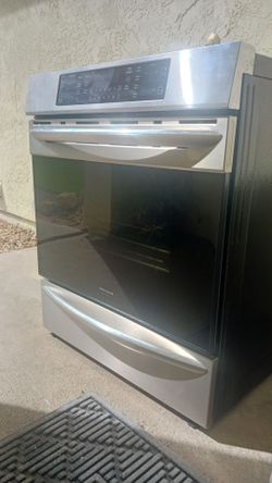 Frigidaire Induction Oven