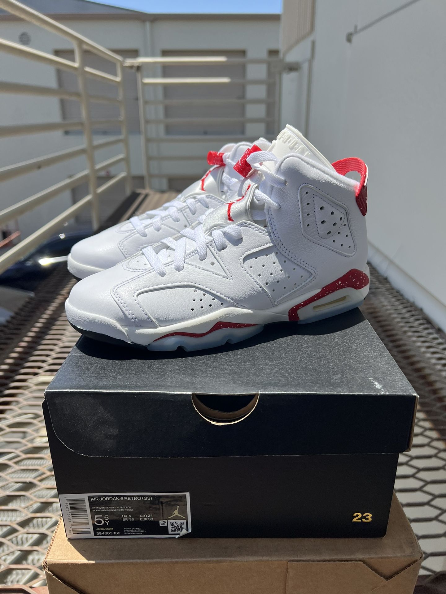 GS Jordan 6 Retro “Red Oreo” (Size: 5.5y/7w)