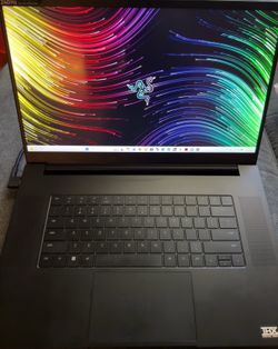 Razer Blade 17”  QHD 240hz GeForce RTX 3070ti