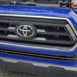 3rd Gen TOYOTA TACOMA SR5 grille