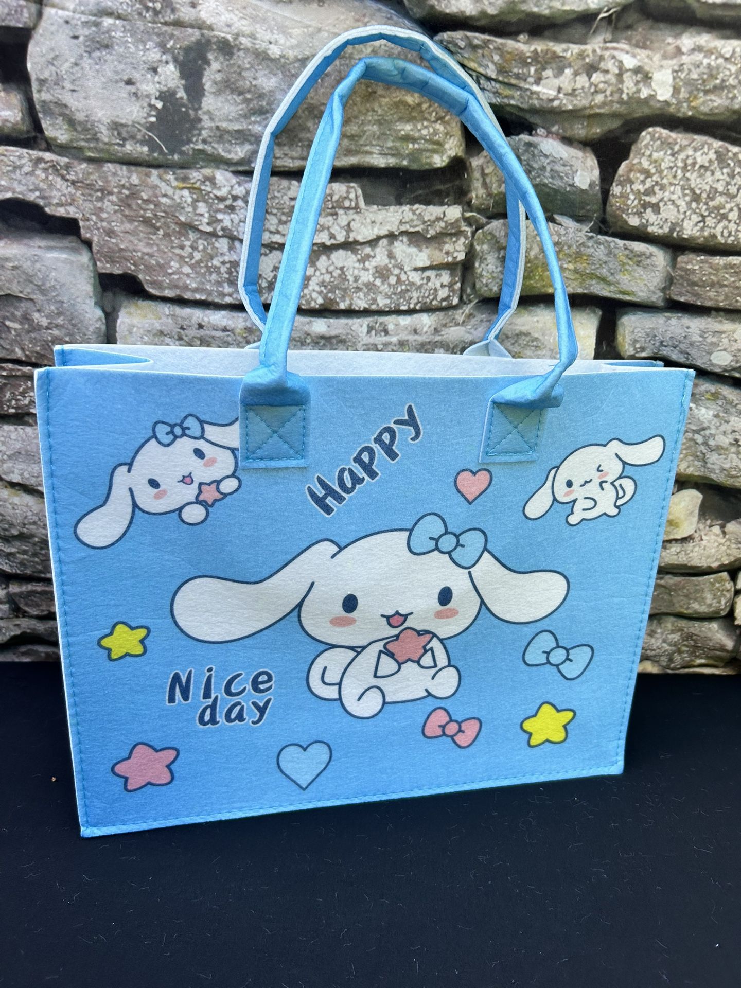 Cinnamon Roll Hello Kitty Shoulder Felt Bag