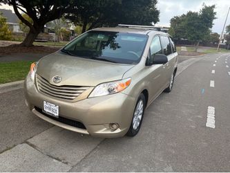 Toyota Sienna Minivan AWD