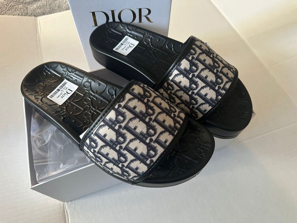 DESIGNER MEN SLIDES