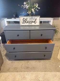 ✨✨GORGEOUS GRAY SOLID WOOD LONG 4 DRAWER DRESSER BY THOMASVILLE ✨✨