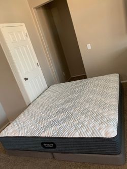 CALIFORNIA KING BEAUTYREST MATTRESS AND FREE BOX SPRINGS