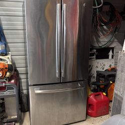 GE Refrigerator