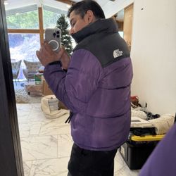 Men’s North face Puffer Jacket Size M