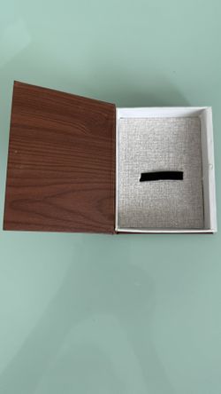 Faux Wood USB Gift Box with Front Photo Window - Photographer Pro