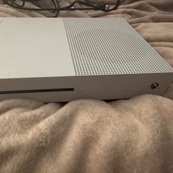 Xbox One S, Perfect Condition  (pending)