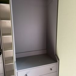 Wardrobe With Drawers