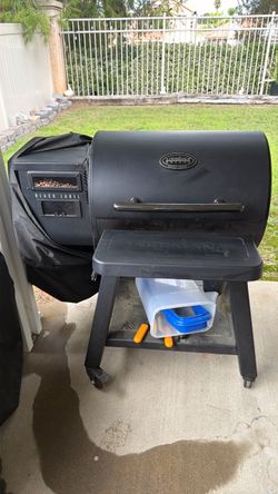 Pellet Smoker - Louisiana Grills Black Label