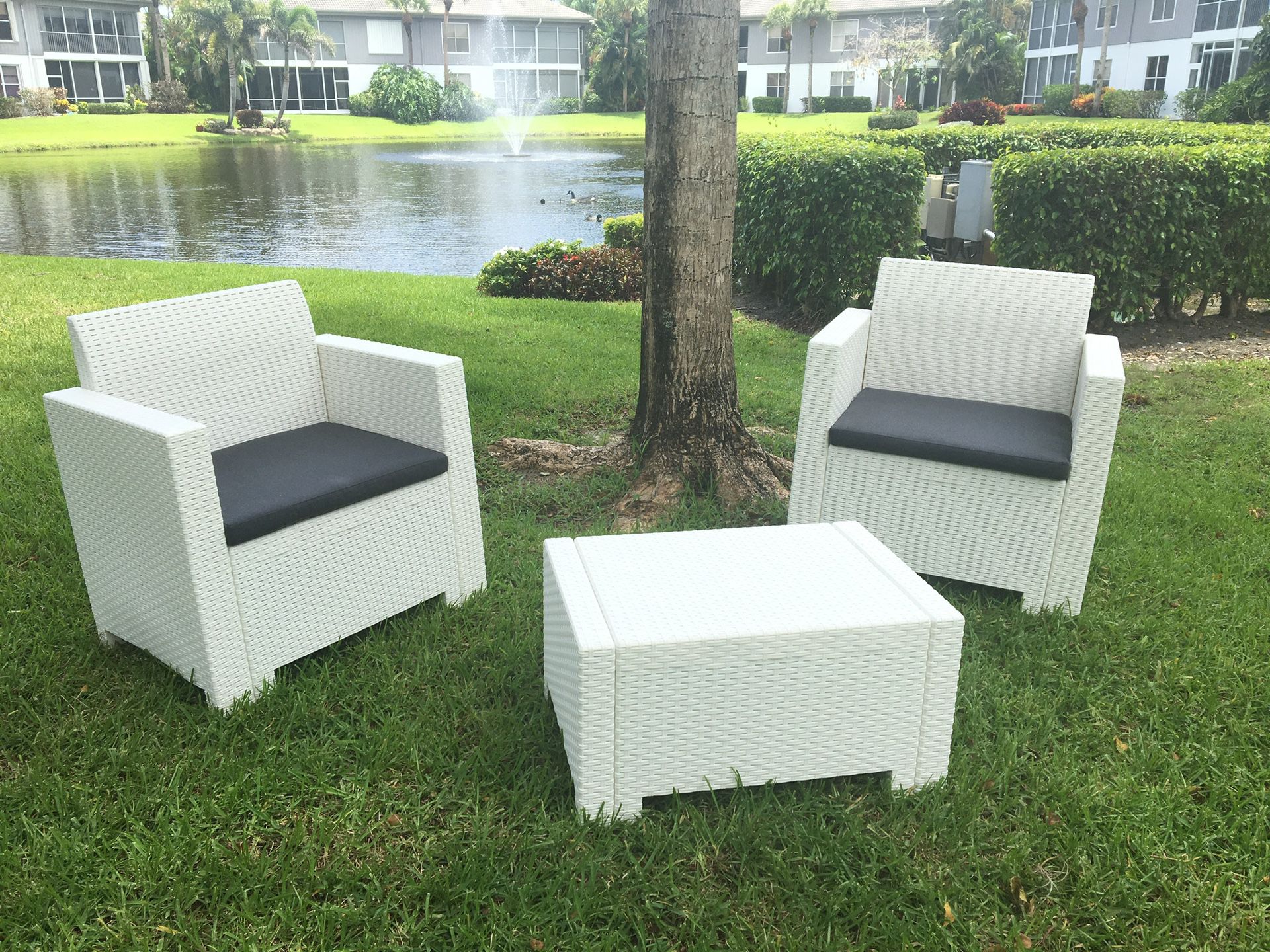 NEW IN THE BOX!!! Patio furniture/ outdoor furniture/ Muebles de patio / patio set