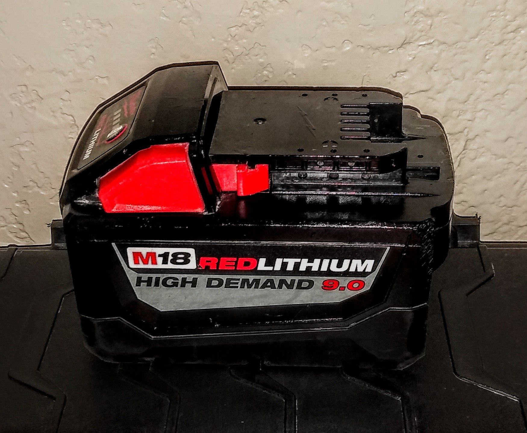 MILWAUKEE RED LITHIUM H/D 9.0 (M18)