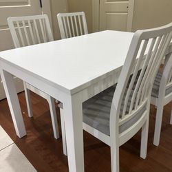 Simple Modern Extendable Dining Table and 4 Upholstery Chairs