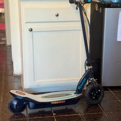 Electric Razor Scooter. PowerCore E100