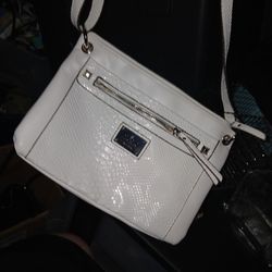 Tons  of purses snd wallets  over 80 purses  30 plus wallets need gone asap