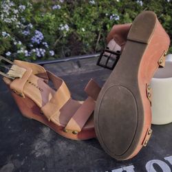 LUCKY BRAND HEEL SANDALS SIZE 7 1/2 NEVER WORN