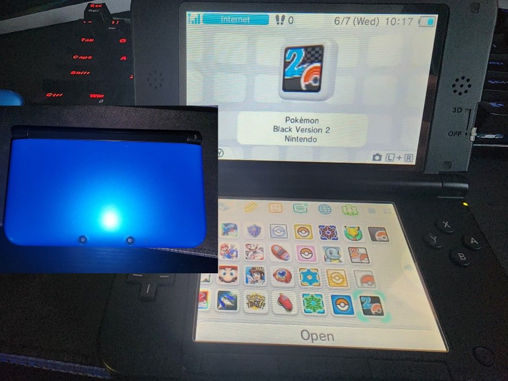 Nintendo 3DS XL Blue/Black Bundle (English) (Japanese Import)