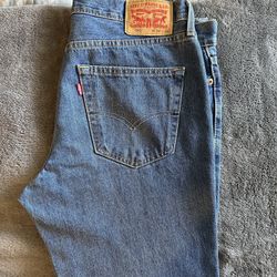 541 Levi’s Jeans 
