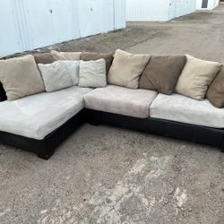 Sectional (will Deliver Free) 