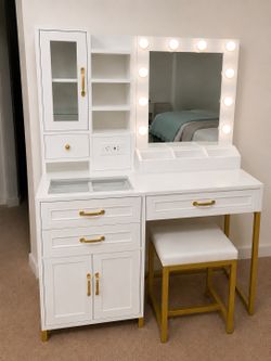 White Vanity Desk Set with Mirror & Lights
