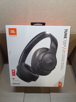 JBL Tune 720bt headphones