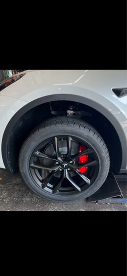 Tesla 19” new blk sport rims new tires pkg sample pic